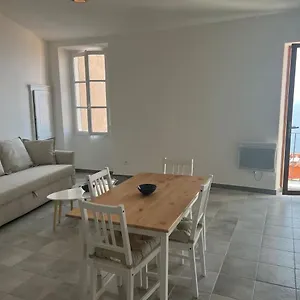 https://au-cur-du-village-vue-mer.fr-provencehotel.com